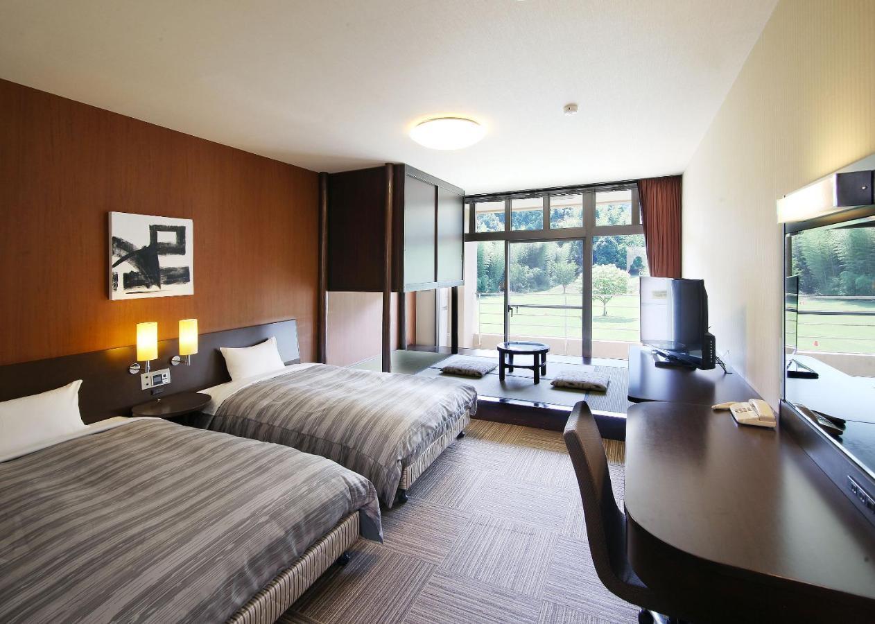 Route Inn Grantia Fukuoka Miyawaka - Wakita Onsen מראה חיצוני תמונה